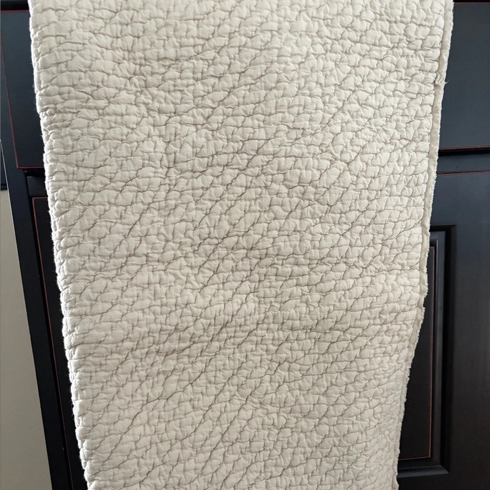 West Elm oversized pillow cover/sham. Puffy quilt design.